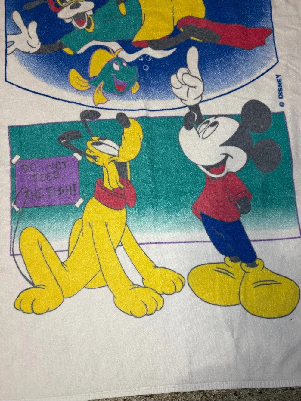 Vintage 90s Disney Mickey Donald Duck Goofy Pluto Aquarium Beach Bath Towel